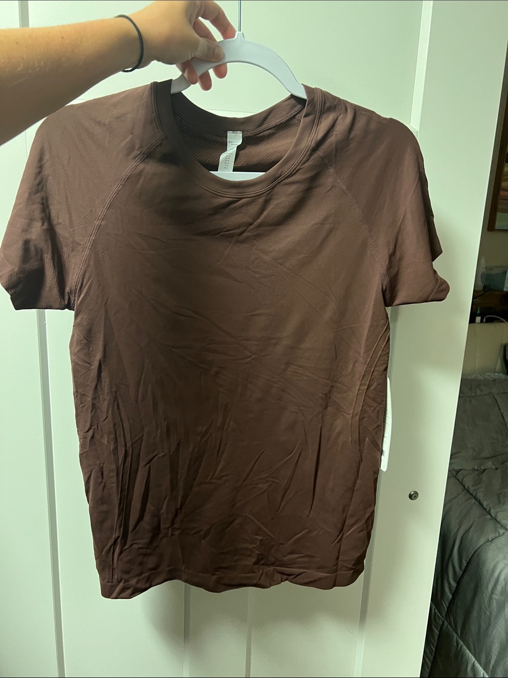 New with Tags CRZ Yoga brown t-shirt